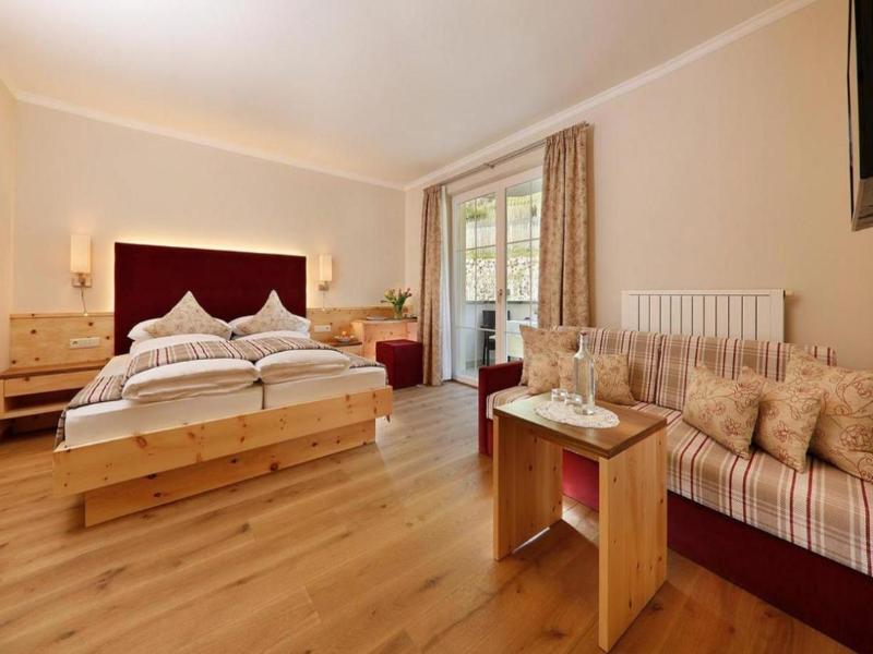 Landhaus Hotel Kristall image