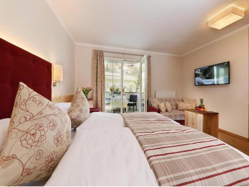Landhaus Hotel Kristall image
