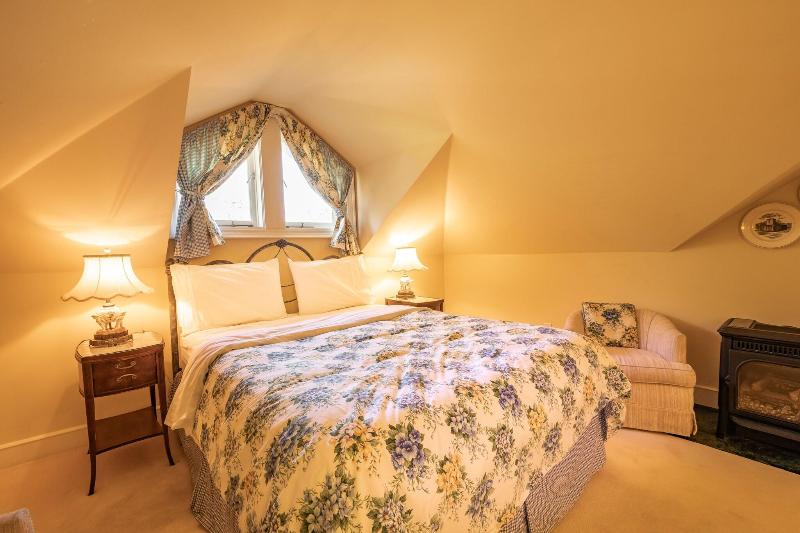 Amethyst Inn At Regents Park Victoria image