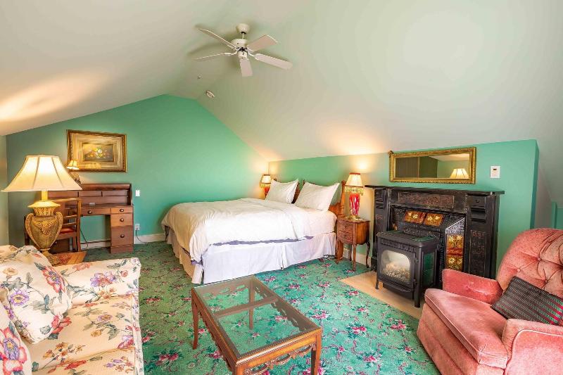 Amethyst Inn At Regents Park Victoria image