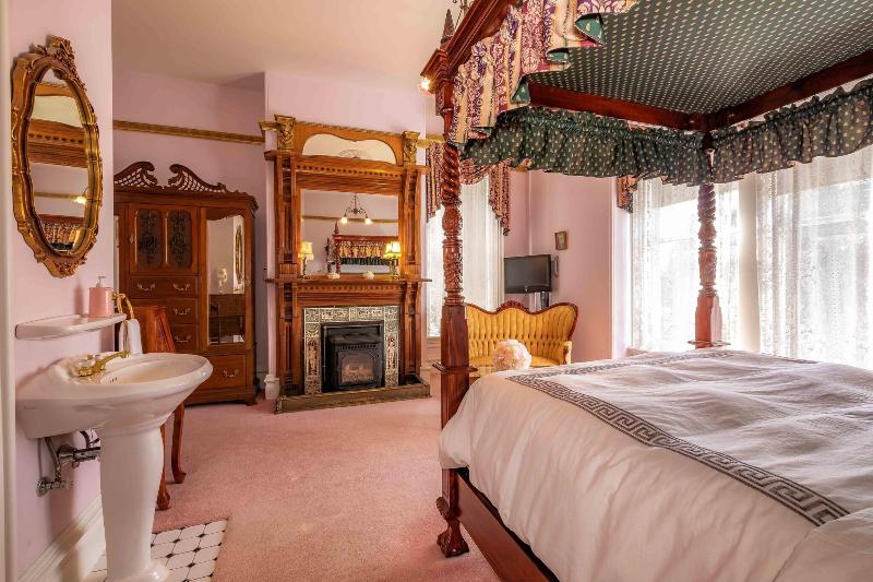 Amethyst Inn At Regents Park Victoria image