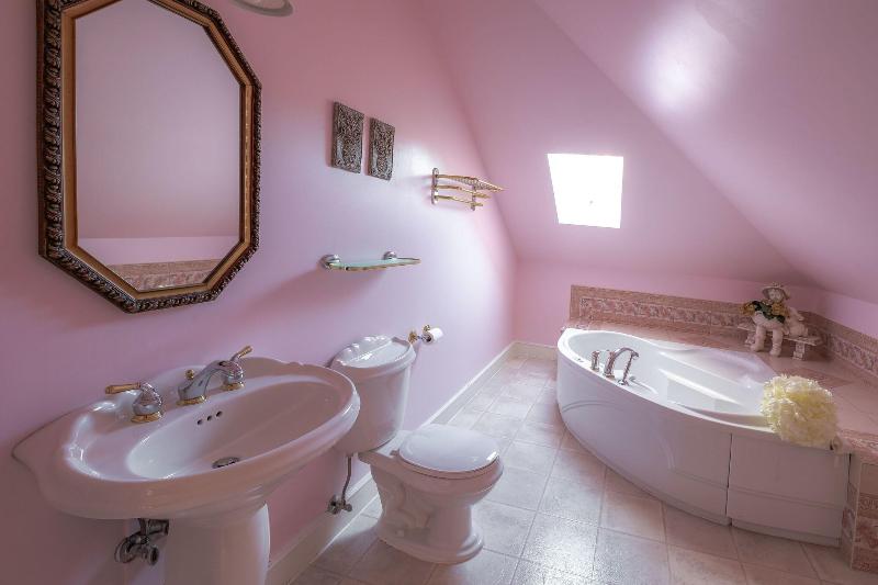 Amethyst Inn At Regents Park Victoria image