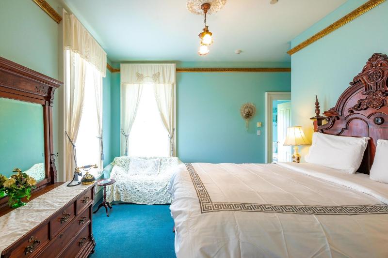 Amethyst Inn At Regents Park Victoria image