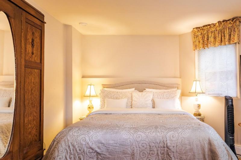 Amethyst Inn At Regents Park Victoria image