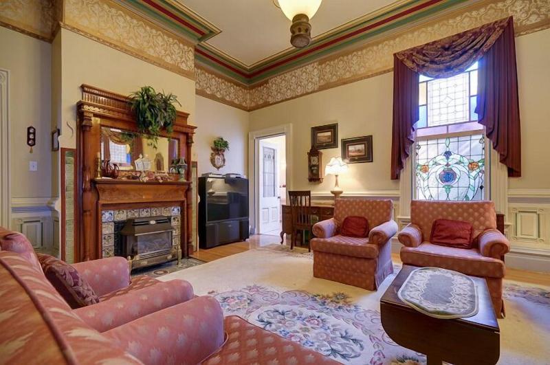 Amethyst Inn At Regents Park Victoria image