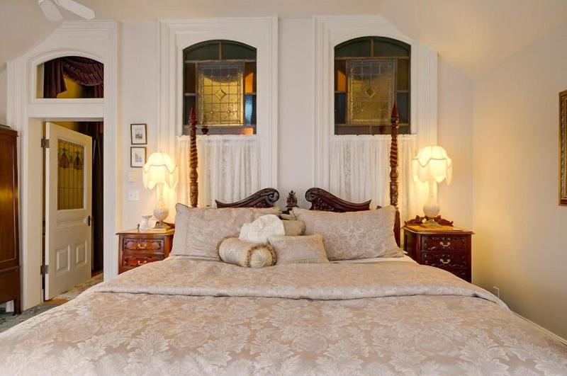 Amethyst Inn At Regents Park Victoria image