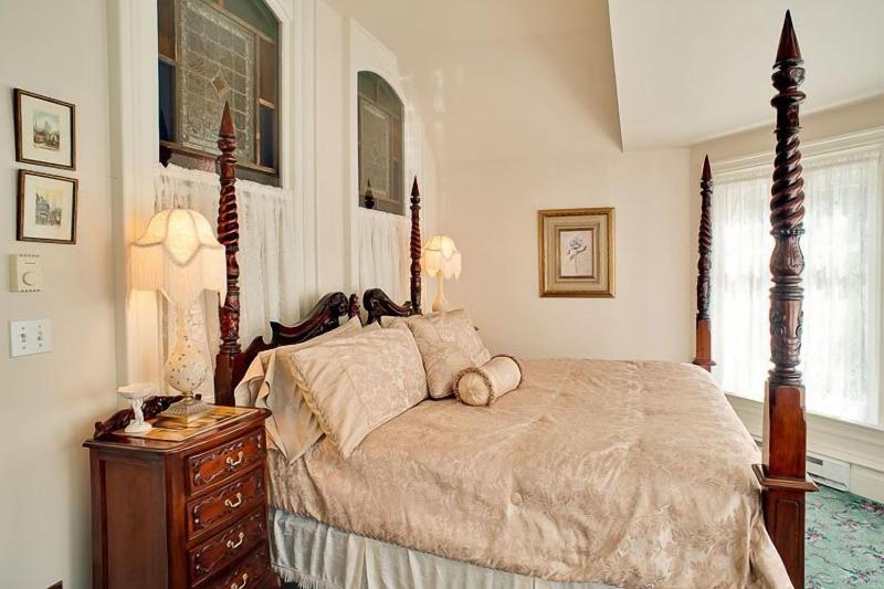 Amethyst Inn At Regents Park Victoria image