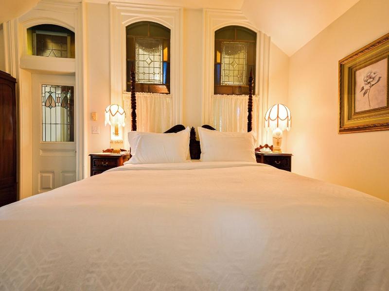 Amethyst Inn At Regents Park Victoria image