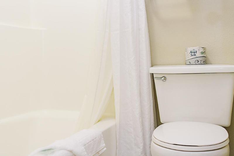 GuestHouse Inn Bellingham image