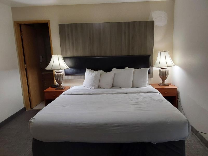 GuestHouse Inn Bellingham image