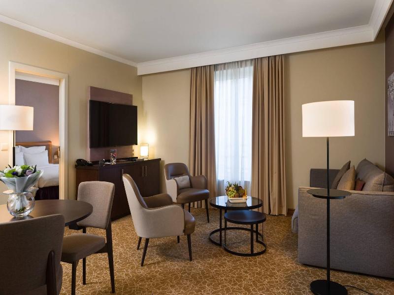 Marriott Executive Apartments European Quarter image