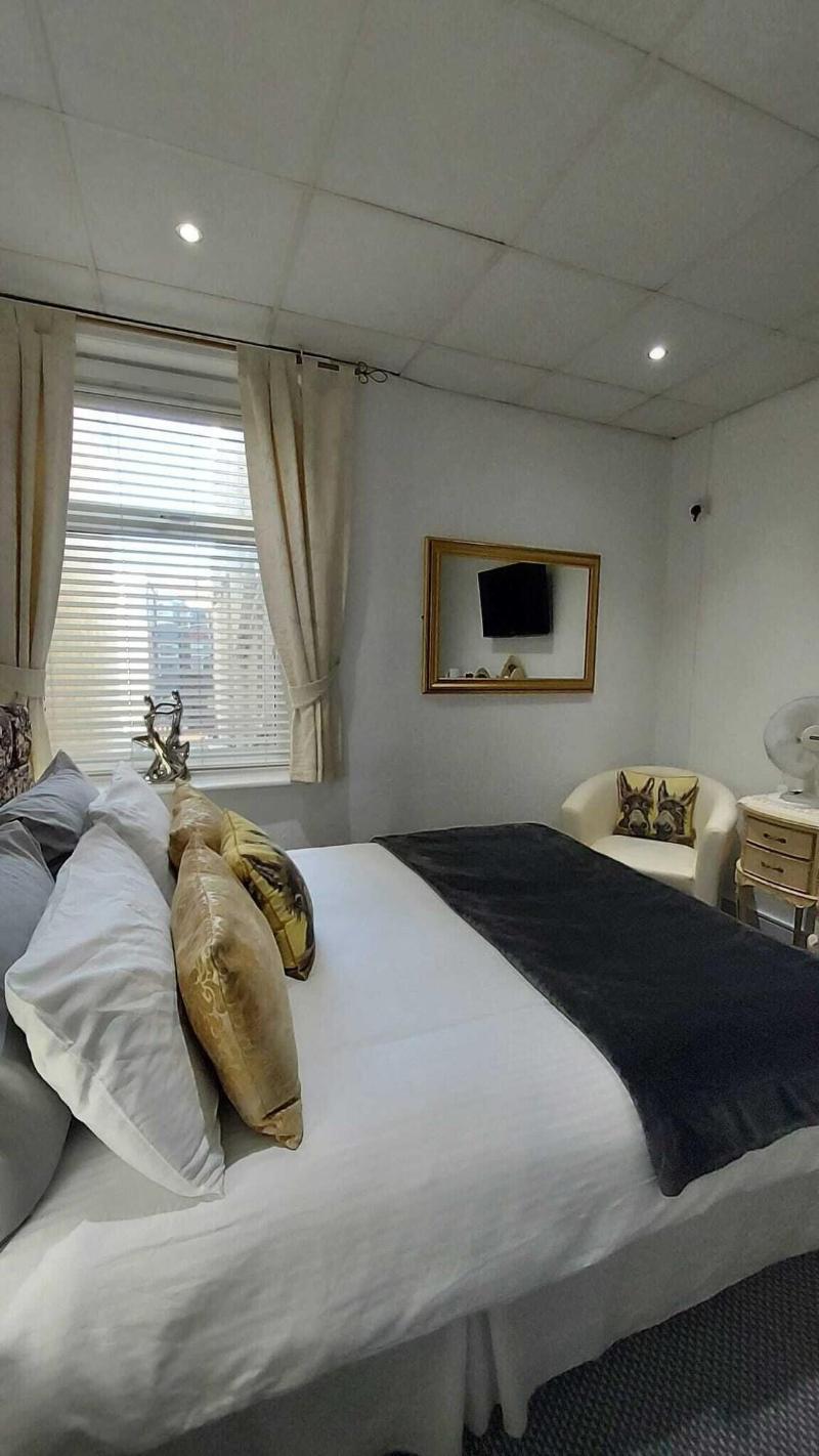 Rock Dene Hotel - Guest House image