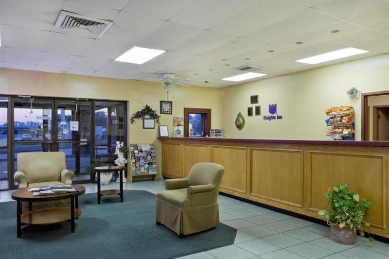 Knights Inn Brenham image