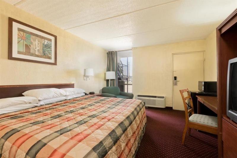 Knights Inn Brenham image