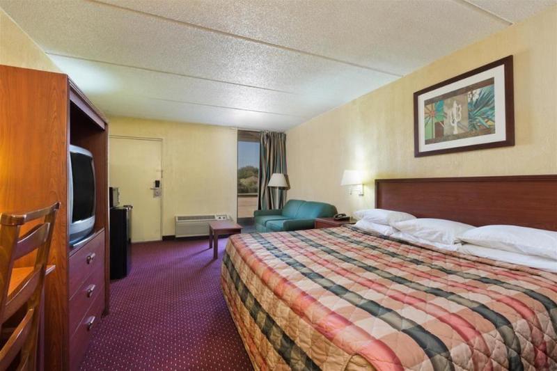 Knights Inn Brenham image