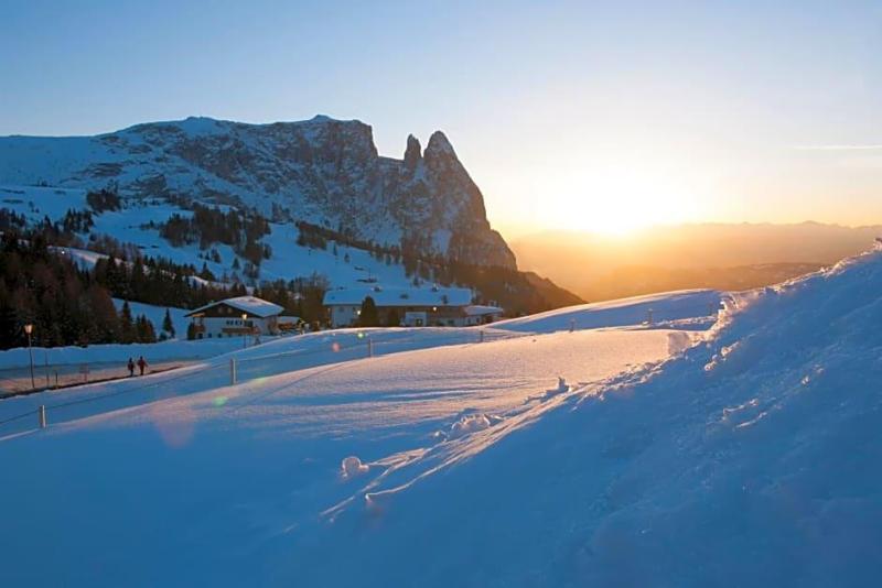 Seiser Alm Plaza image