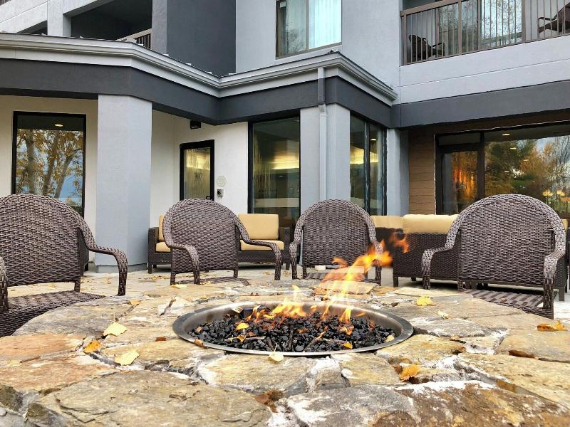 Courtyard Burlington Williston image