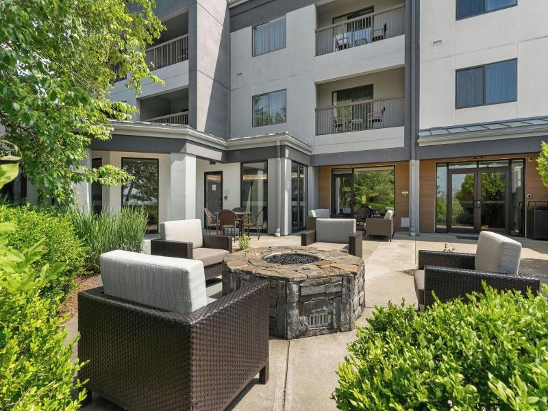 Courtyard Burlington Williston image
