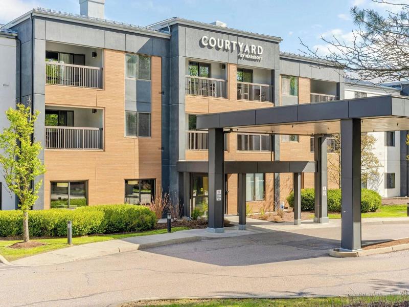 Courtyard Burlington Williston image
