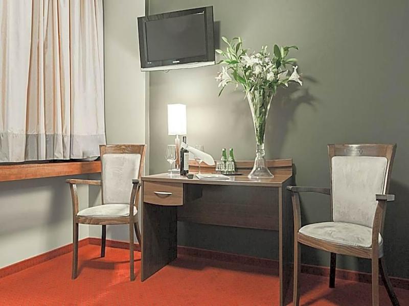 M Hotel image