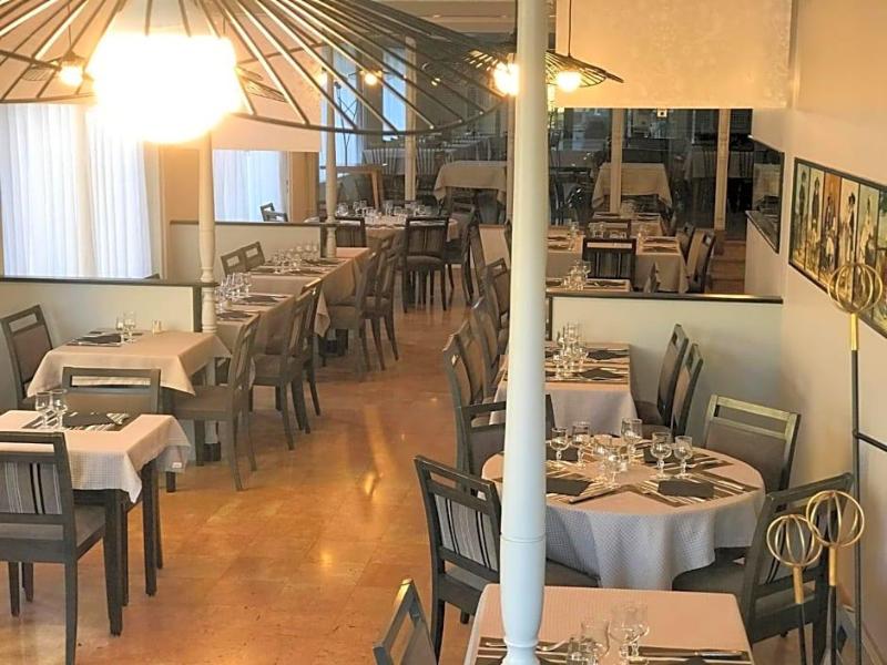 Le Relais de la Place & Le Vintage image