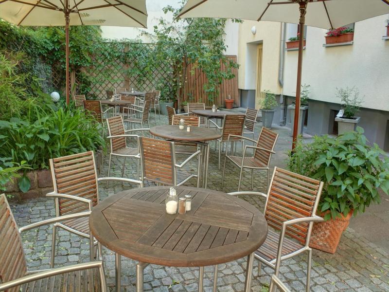 Johann — general view