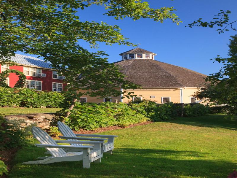 The Inn at Round Barn Farm image