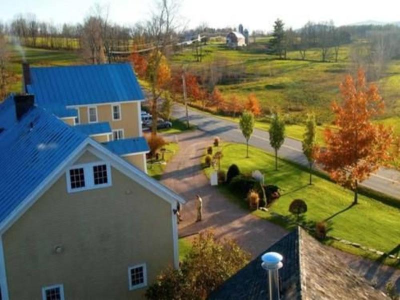 The Inn at Round Barn Farm image