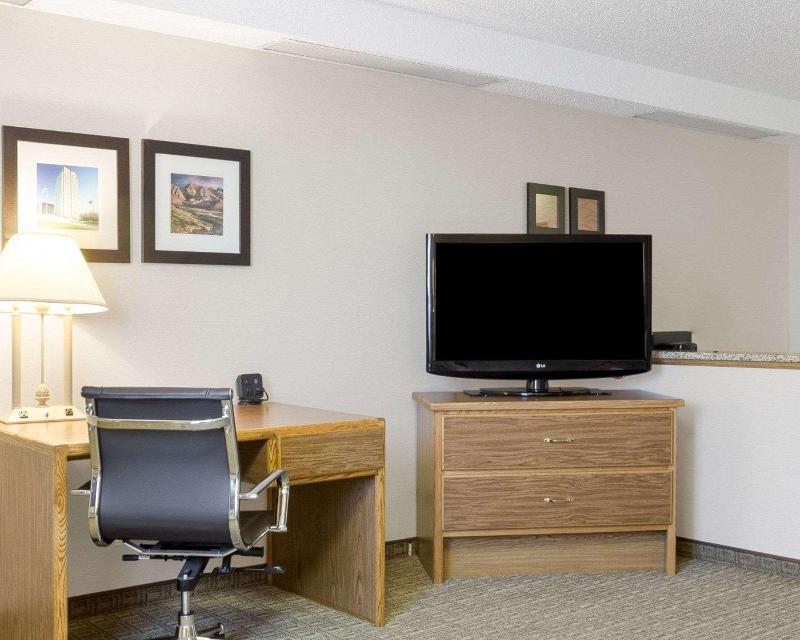Quality Inn Bismarck I-94 image