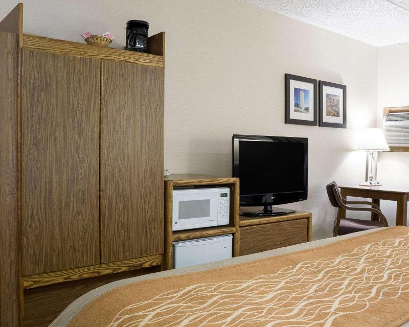 Quality Inn Bismarck I-94 image