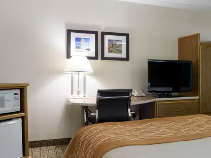 Quality Inn Bismarck I-94 image