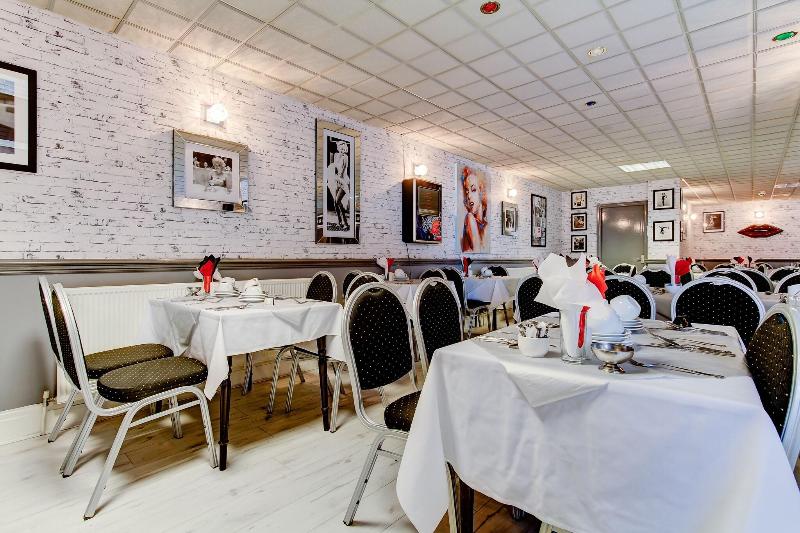 Sandringham Court Hotel image