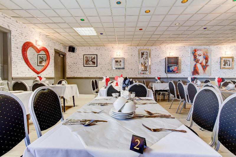 Sandringham Court Hotel image