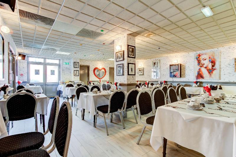 Sandringham Court Hotel image