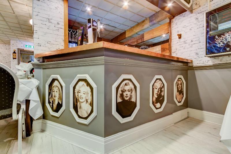 Sandringham Court Hotel image