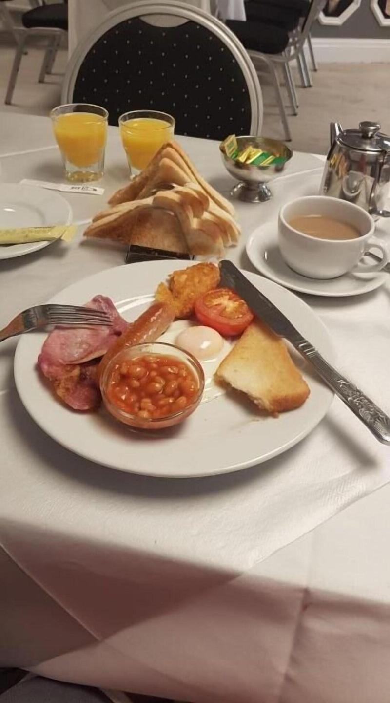 Sandringham Court Hotel image