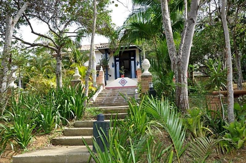 Ferradura Parque Pousada — exterior view