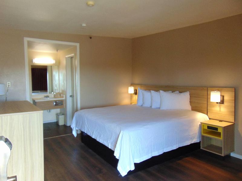 Days Inn by Wyndham Victorville/Hesperia I-15 & P image