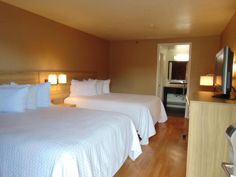 Days Inn by Wyndham Victorville/Hesperia I-15 & P image