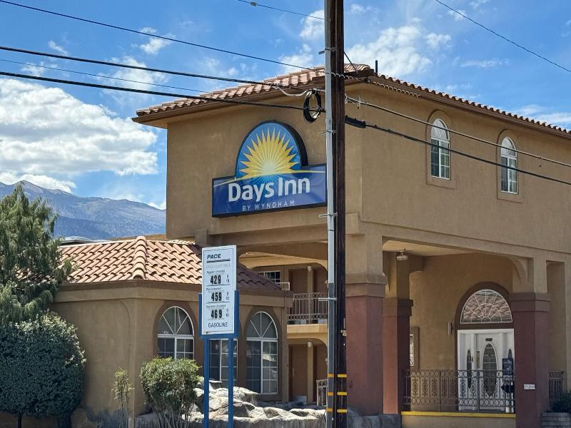 Days Inn by Wyndham Bishop — general view