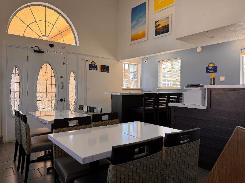 Days Inn by Wyndham Bishop image