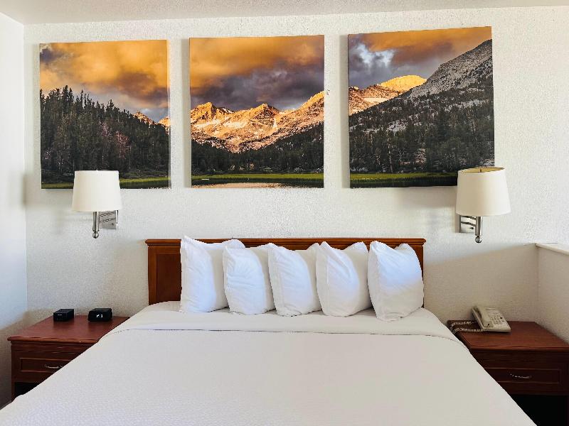 Days Inn by Wyndham Bishop image