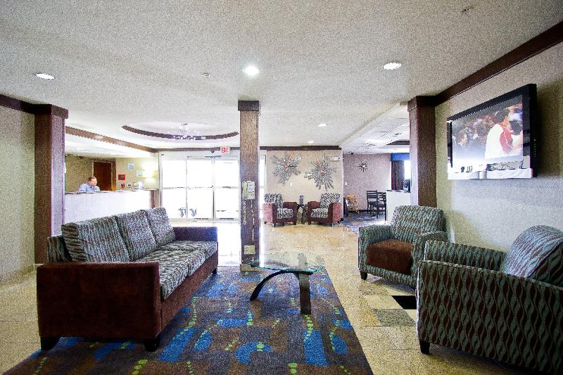 Holiday Inn Express & Suites Bastrop