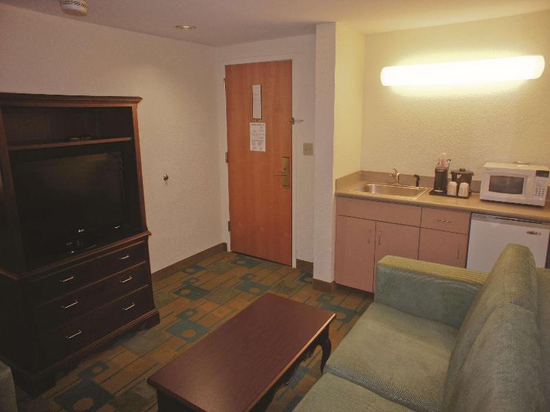 La Quinta Inn & Suites Boston Somerville image
