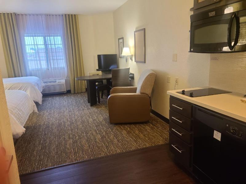 Candlewood Suites Bismarck photo 13