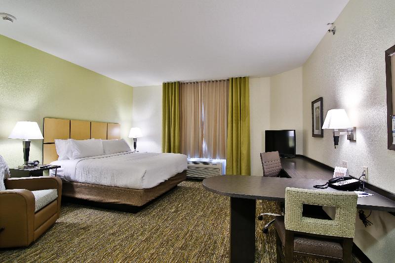 Candlewood Suites Bismarck image