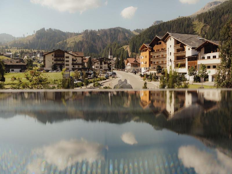 Hotel Col Alto image