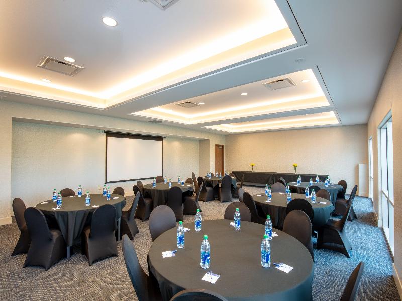 Holiday Inn Express & Suites Beloit image