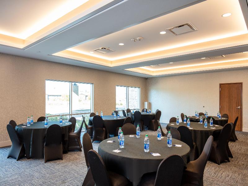 Holiday Inn Express & Suites Beloit image