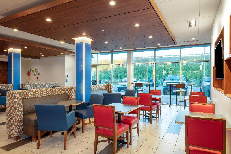 Holiday Inn Express & Suites Beloit image